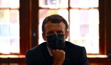 Le président français Emmanuel Macron lors d'une rencontre avec des habitants et des élus en visite à Martel, dans le sud de la France, le 3 juin 2021 (Photo, AFP)