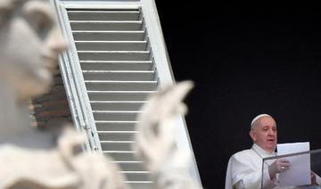 Le pape François s'adresse à la foule depuis la fenêtre du palais apostolique donnant sur la place Saint-Pierre lors de sa prière de l'Angélus du dimanche au Vatican, le 13 juin 2021 (Photo, AFP)