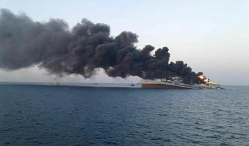 Le plus grand navire de la marine iranienne prend feu et coule dans le golfe d’Oman