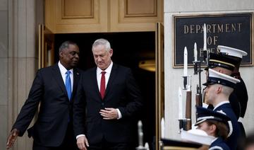 Le secrétaire américain à la Défense Lloyd Austin salue le ministre israélien de la Défense Benny Gantz, lors de la haie d’honneur pour Gantz au Pentagone, à Arlington, Virginie, le 3 juin 2021. (Reuters/Carlos Barria)