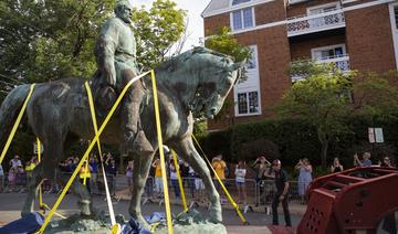 USA: quatre ans après les émeutes, Charlottesville déboulonne ses statues confédérées 