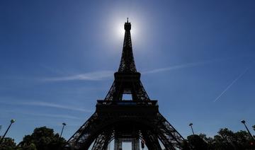 « La Dame est prête »: la Tour Eiffel sort enfin d'une longue nuit
