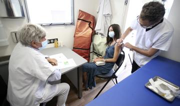 Covid-19: les cas explosent dans l'Hexagone, l'hôpital craint l'onde de choc 
