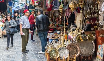 Un marché de la médina historique de Tunis. La Tunisie a placé la capitale Tunis et la ville de Bizerte (nord) en confinement partiel à partir de jeudi y interdisant les rassemblements tandis que le nombre de nouveaux cas et de décès atteint un niveau record dans le pays (Shutterstock)