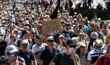 Des milliers de manifestants à Montréal contre le passeport vaccinal