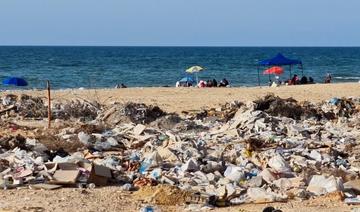 En Libye, un littoral de déchets borde une mer insalubre