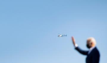 Le président américain Joe Biden monte à bord d'Air Force One à l'aéroport de Long Beach le 14 septembre 2021, en Californie (Photo, AFP)