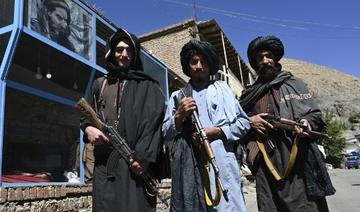 Des talibans posent pour une photo devant une boulangerie dans une zone de marché du district de Khenj, dans la province du Panjshir, le 15 septembre 2021 (Photo, AFP)Des talibans posent pour une photo devant une boulangerie dans une zone de marché du district de Khenj, dans la province du Panjshir, le 15 septembre 2021 (Photo, AFP)