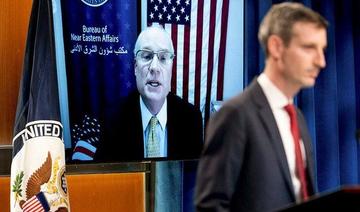 L'envoyé spécial des États-Unis pour le Yémen, Timothy Lenderking, accompagné du porte-parole du département d'État Ned Price, à droite, s'exprimant par téléconférence. Département d'État, Washington, 16 février 2021 (Photo AP) 