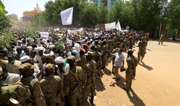 Soudan: des milliers de pro-armée campent jusqu'à la «chute du gouvernement»