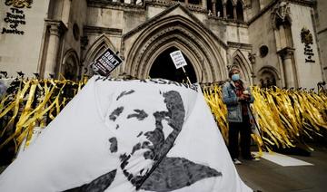 Assange risque de se suicider s'il est extradé, insiste sa défense