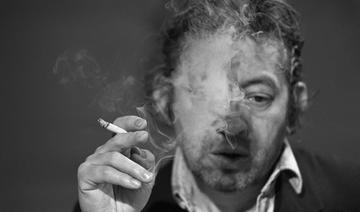 La photo de Gainsbourg allumant un «Pascal» (500 francs français) lors de l'émission «7 sur 7», en 1984, a été adjugée pour 15 600 euros frais compris (Photo, AFP)
