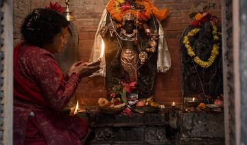 Retrouvée aux Etats-Unis, une statue hindoue volée revient dans son temple au Népal