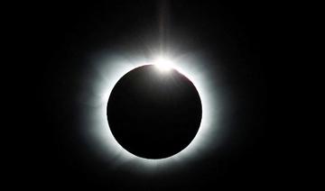 Une éclipse solaire totale plonge l'Antarctique dans l'obscurité 