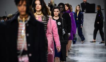 Défilé Chanel dans un nouvel espace à Paris dédié aux artisans du luxe 