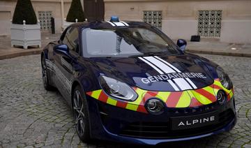 Deux premières Alpine remises à la gendarmerie nationale