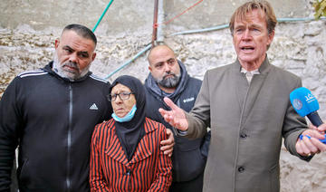 Un diplomate de l’UE visite un foyer menacé d’expulsion à Sheikh Jarrah