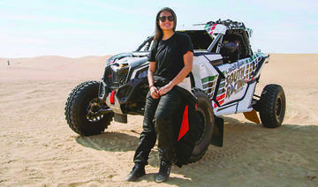 La pilote de rallye saoudienne Mashael al-Obaïdan se prépare pour le Dakar