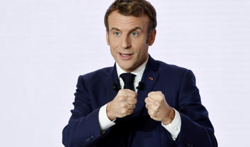 Présidentielle: Macron « assume » ses attaques contre les non vaccinés, Le Pen le qualifie de « pyromane »