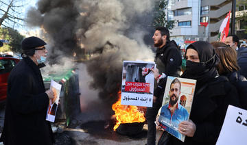 Les familles des victimes de l’explosion de Beyrouth manifestent devant le palais de Justice