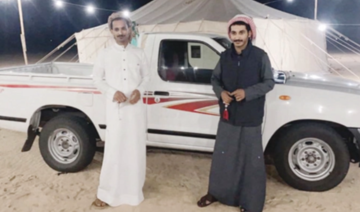 Un amateur saoudien au volant de sa camionnette fait la une du rallye Dakar dans une vidéo virale 