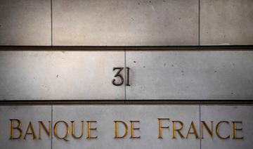 Le surendettement touche toujours davantage les femmes, selon la Banque de France 