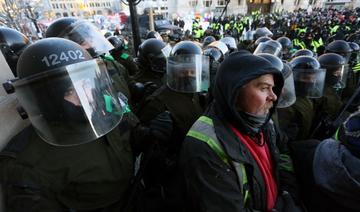 La police intervient pour évacuer les contestataires des rues d'Ottawa, 70 arrestations