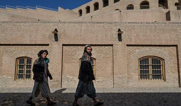 A Kaboul, les talibans effacent les signes de l'ancien régime