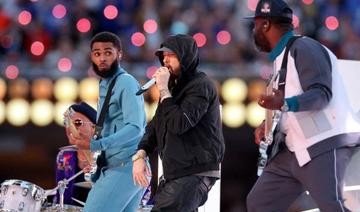 Stars, hip-hop, suspense et genou à terre: les temps forts du Super Bowl 