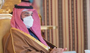 Mohammed ben Salmane décerne un grand prix de courses de chameaux à un Koweïtien
