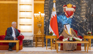 Le roi Hamad de Bahreïn s’entretient avec le ministre israélien de la Défense