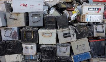 À Gaza, des montagnes de batteries cherchent recycleur