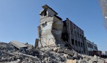 Une photo prise le 23 mars 2022 montre les dégâts dans une école détruite par un bombardement aérien russe à Kharkiv. (AFP). 