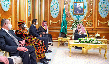 Le roi Salmane reçoit des diplomates à Djeddah