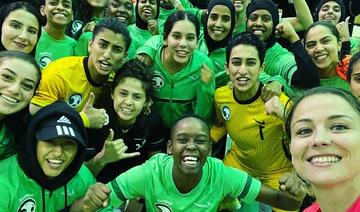 Football : Laure Boulleau participe à une rencontre avec la première sélection féminine saoudienne