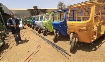 Au Soudan, le touk-touk électrique fait une entrée pétaradante 