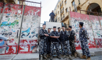 Les autorités libanaises ont commencé à retirer les barrières autour du Parlement après les élections
