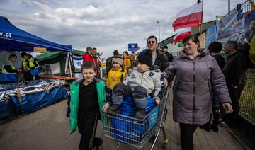 Les EAU affrètent 27 tonnes d'aides aux réfugiés ukrainiens en Pologne