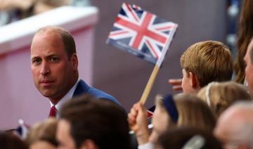 A Londres, le prince William vu en train de vendre le magazine des sans-abri 