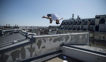 Parkour: Itinéraire vertigineux d'un duo sur les toits de Paris