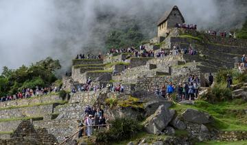 Pérou: des touristes protestent contre la suspension des entrées au Machu Picchu 
