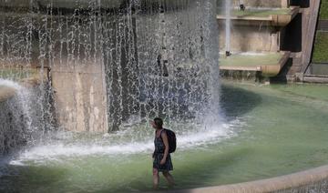 «Si on s'assoit dehors, on brûle»: pour les sans-abri, l'épreuve de la canicule à Paris