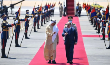 Le président des EAU arrive à Al Alamein City et discute de l'unité arabe avec son homologue égyptien