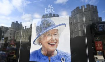 Dans une galerie londonienne, hommage en portraits à la reine Elizabeth II