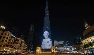 Le portrait d'Elizabeth II et le drapeau du Royaume-Uni illuminent Burj Khalifa