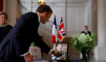 Emmanuel Macron a appelé Charles III et ira aux obsèques de la reine