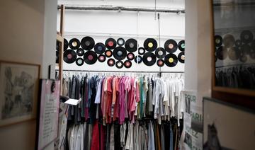 Textiles: la France veut lancer un système de bonus pour les vêtements plus durables 