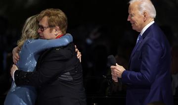 Elton John, chanteur prisé de Trump, fêté par Biden à la Maison Blanche