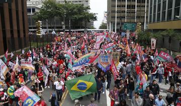 Brésil: fin de campagne à pied et à moto pour Lula et Bolsonaro