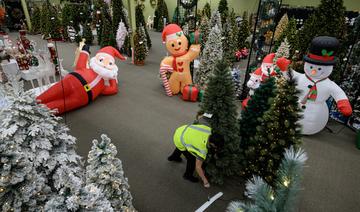 Etats-Unis: les décorations de Noël bloquées l'an dernier déboulent dans les rayons